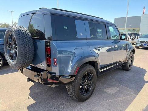 Used 2022 Land Rover Defender 110 X-Dynamic SE AWD/4WD image 3