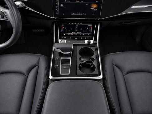 Used 2019 Audi Q8 Premium w/ Convenience Package AWD/4WD image 20