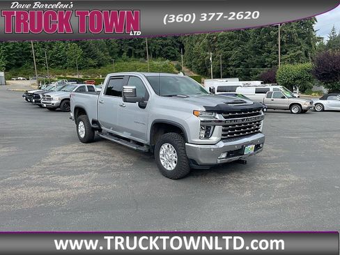 Used 2020 Chevrolet Silverado 3500 LTZ w/ LTZ Plus Package AWD/4WD image 7