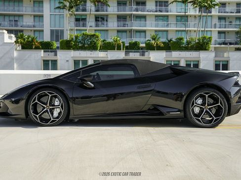 Used 2020 Lamborghini Huracan EVO AWD/4WD image 15