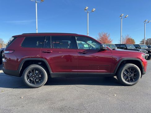 New 2025 Jeep Grand Cherokee L Altitude image 46