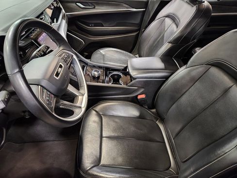 Used 2022 Jeep Grand Cherokee L Limited w/ Luxury Tech Group II image 32