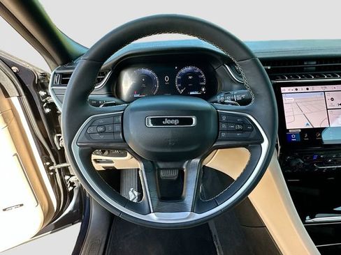 Used 2024 Jeep Grand Cherokee L Limited w/ Luxury Tech Group II image 11