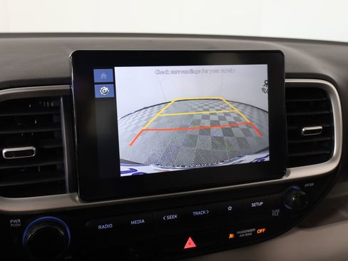 Used 2025 Hyundai Venue SEL FWD image 6
