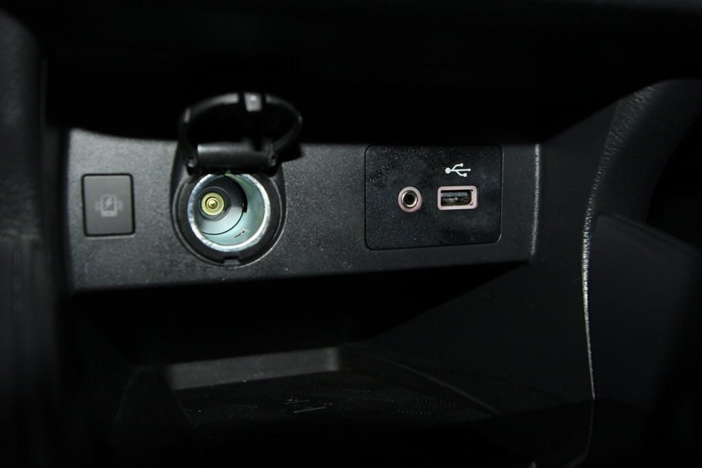 Used 2025 Nissan Versa SV FWD image 16