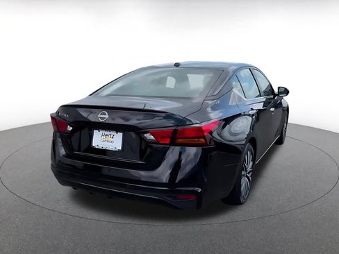 Used 2025 Nissan Altima 2.5 SV FWD image 15