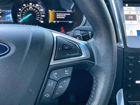 Used 2018 Ford Edge Titanium image 19