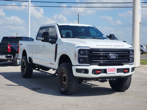 Used 2026 Ford F250 Platinum w/ Tremor Off-Road Package AWD/4WD image 3