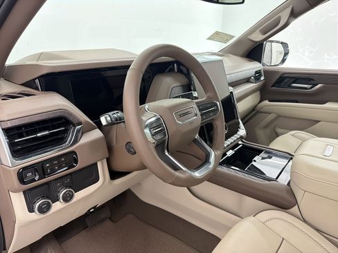 Used 2026 GMC Yukon Denali w/ Sun & Power Step Package image 4