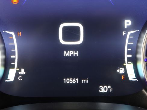 Used 2026 Chrysler Pacifica Select FWD image 13