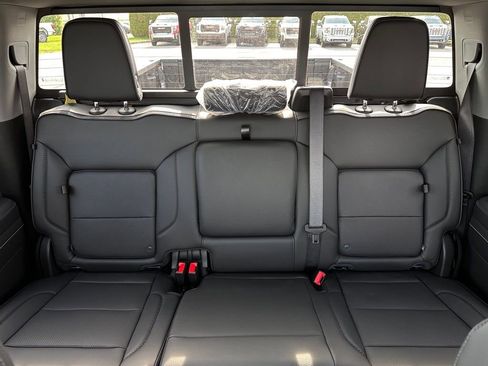 New 2026 GMC Sierra 2500 Denali w/ Denali Reserve Package AWD/4WD image 32