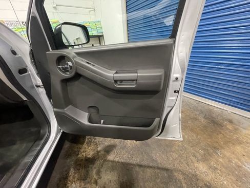 Used 2011 Nissan Xterra PRO-4X w/ Protection Pkg image 12