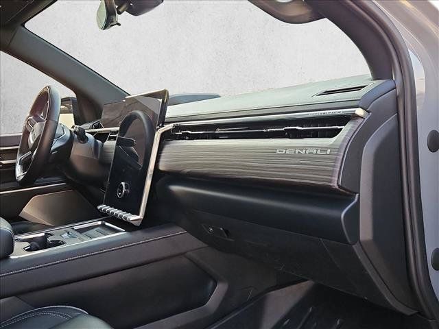 Used 2024 GMC Sierra EV Denali AWD/4WD image 18