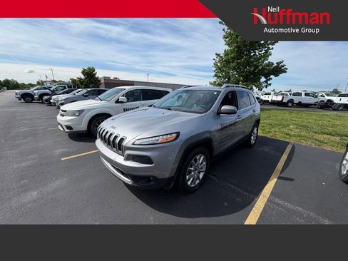 Used 2017 Jeep Cherokee Limited AWD/4WD image 1