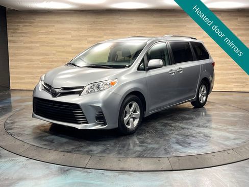 Used 2019 Toyota Sienna LE image 5