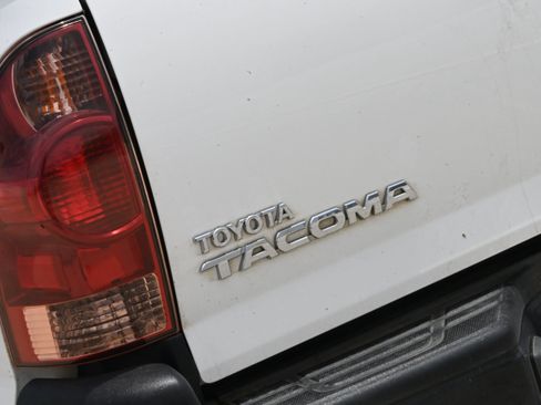 Used 2013 Toyota Tacoma 2WD Regular Cab image 31