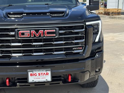 Used 2025 GMC Sierra 2500 AT4 AWD/4WD image 5