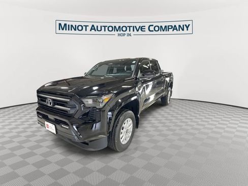 Used 2026 Toyota Tacoma SR5 AWD/4WD image 5