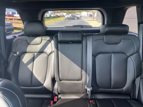 New 2025 Jeep Grand Cherokee Limited image 18