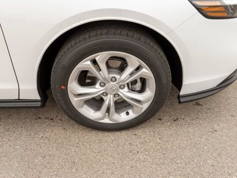Used 2023 Honda Accord LX image 9