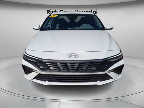 Used 2025 Hyundai Elantra Blue image 5