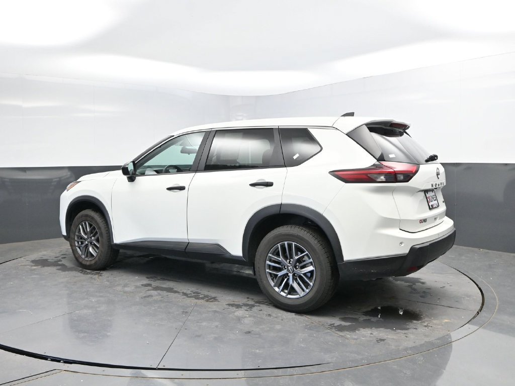 Used 2024 Nissan Rogue S AWD/4WD image 5