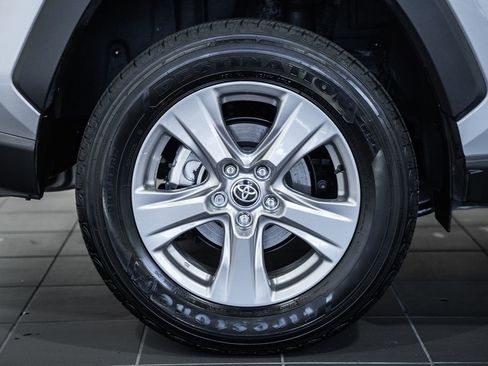 Used 2025 Toyota RAV4 XLE image 15