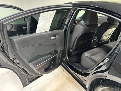 Used 2019 Dodge Charger SXT RWD image 21