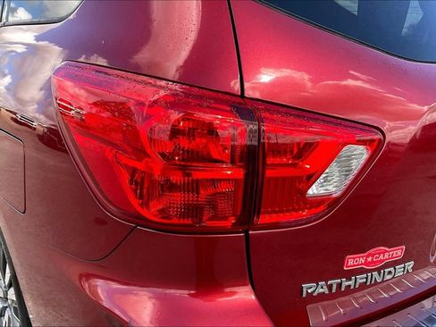 Used 2017 Nissan Pathfinder SV FWD image 20