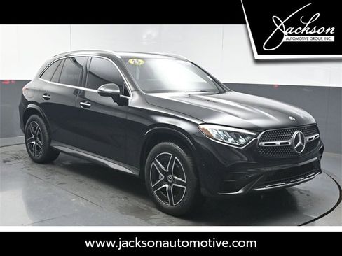 Used 2025 Mercedes-Benz GLC 300 image 1