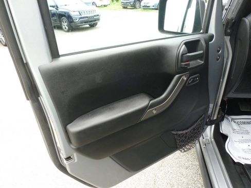Used 2016 Jeep Wrangler Sport AWD/4WD image 22