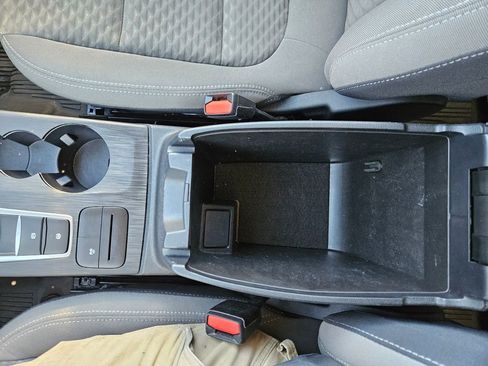 Used 2021 Ford Escape SE w/ Cold Weather Package image 18