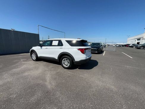 Used 2026 Ford Explorer Active AWD/4WD image 9