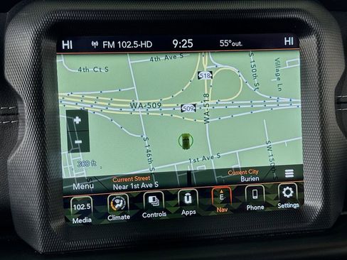 Used 2023 Jeep Wrangler Unlimited Sahara AWD/4WD image 32