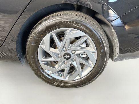 Used 2024 Hyundai Elantra SEL image 37