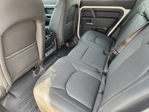 Certified 2025 Land Rover Defender 110 S image 31