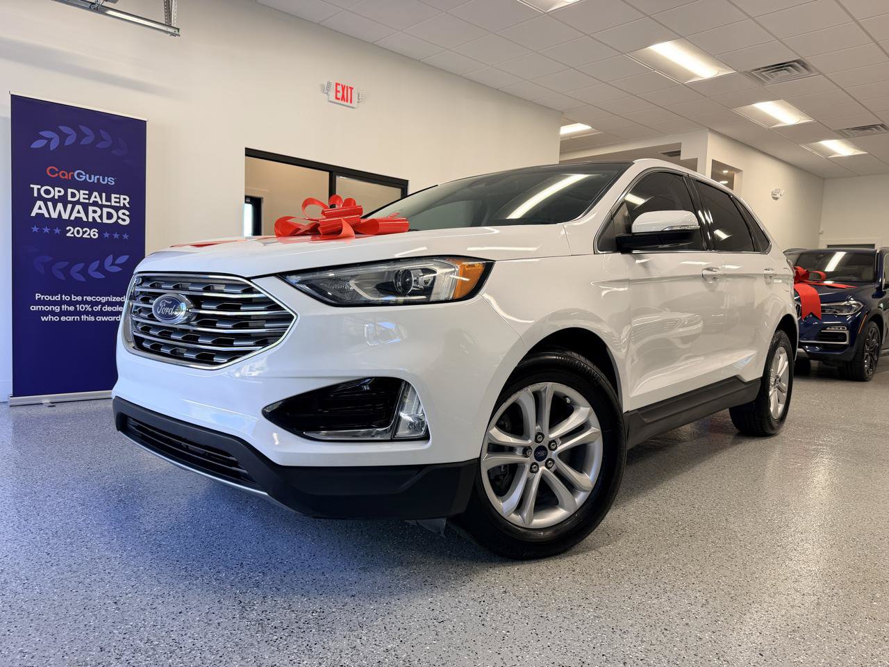Used 2019 Ford Edge SEL w/ Equipment Group 201A AWD/4WD image 2
