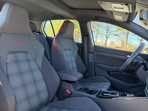 Used 2024 Volkswagen GTI SE image 25