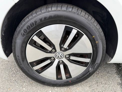Used 2019 Volkswagen e-Golf SEL Premium image 51