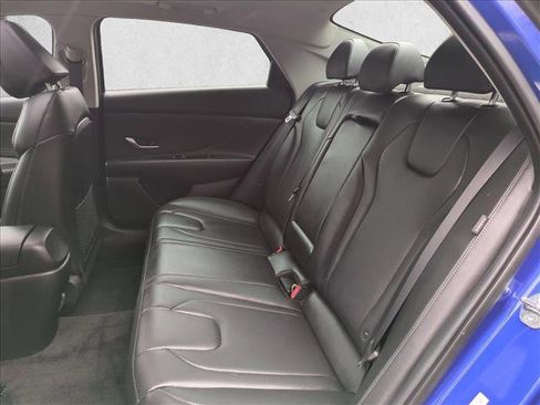 Certified 2025 Hyundai Elantra Limited image 22