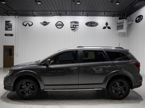 Used 2019 Dodge Journey Crossroad w/ Nav & Sun Group image 3