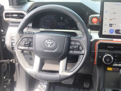 Used 2025 Toyota Tacoma TRD Off-Road w/ TRD Off Road Premium Package AWD/4WD image 31