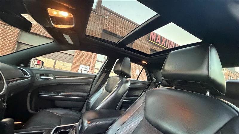 Used 2014 Chrysler 300 C AWD/4WD image 21