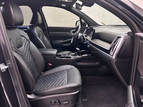 Used 2024 Kia Sorento SX Prestige image 19