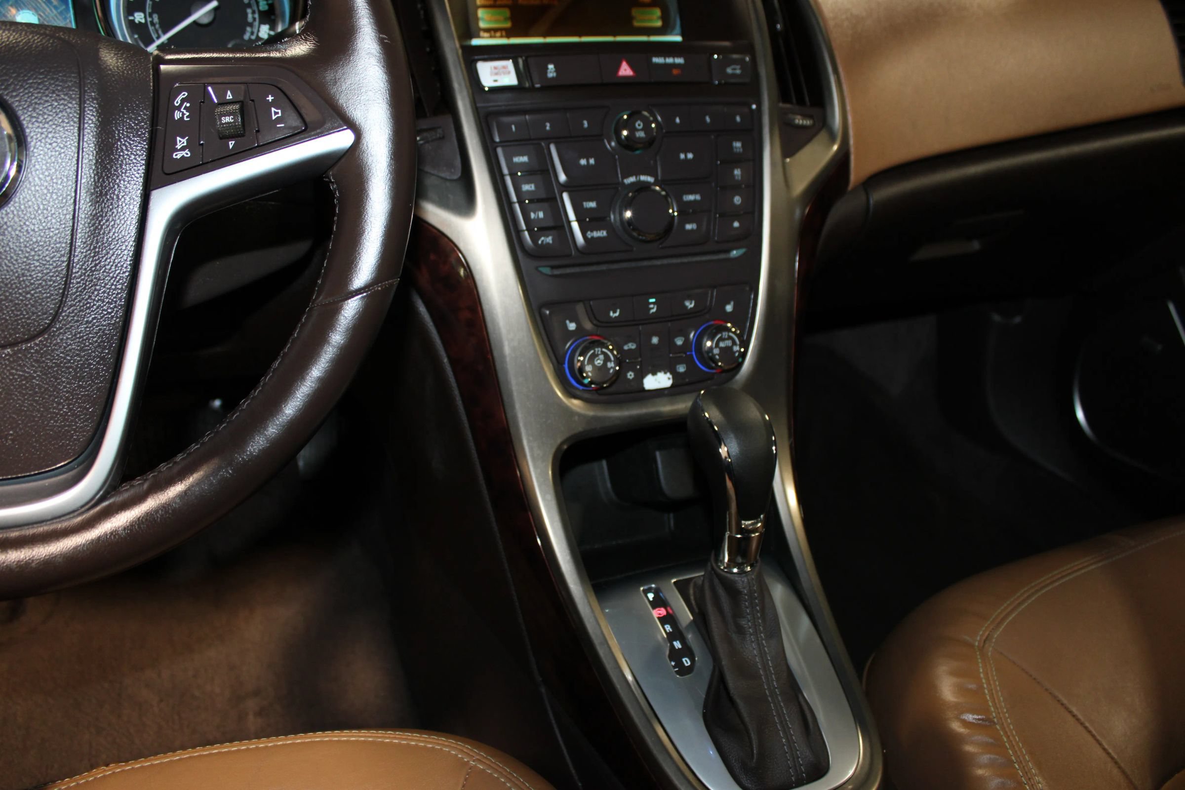 Used 2013 Buick Verano Leather FWD image 19