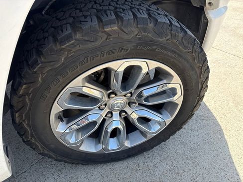 Used 2021 RAM 1500 Laramie w/ Sport Appearance Package AWD/4WD image 15