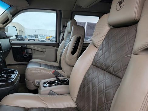 Used 2023 Chevrolet Express 2500 image 14