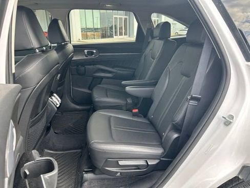 Used 2025 Kia Sorento SX AWD/4WD image 25
