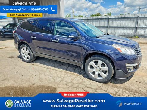 Used 2017 Chevrolet Traverse LT w/ Style and Technology Package FWD image 5
