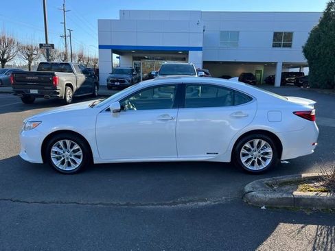 Used 2015 Lexus ES 300h image 4
